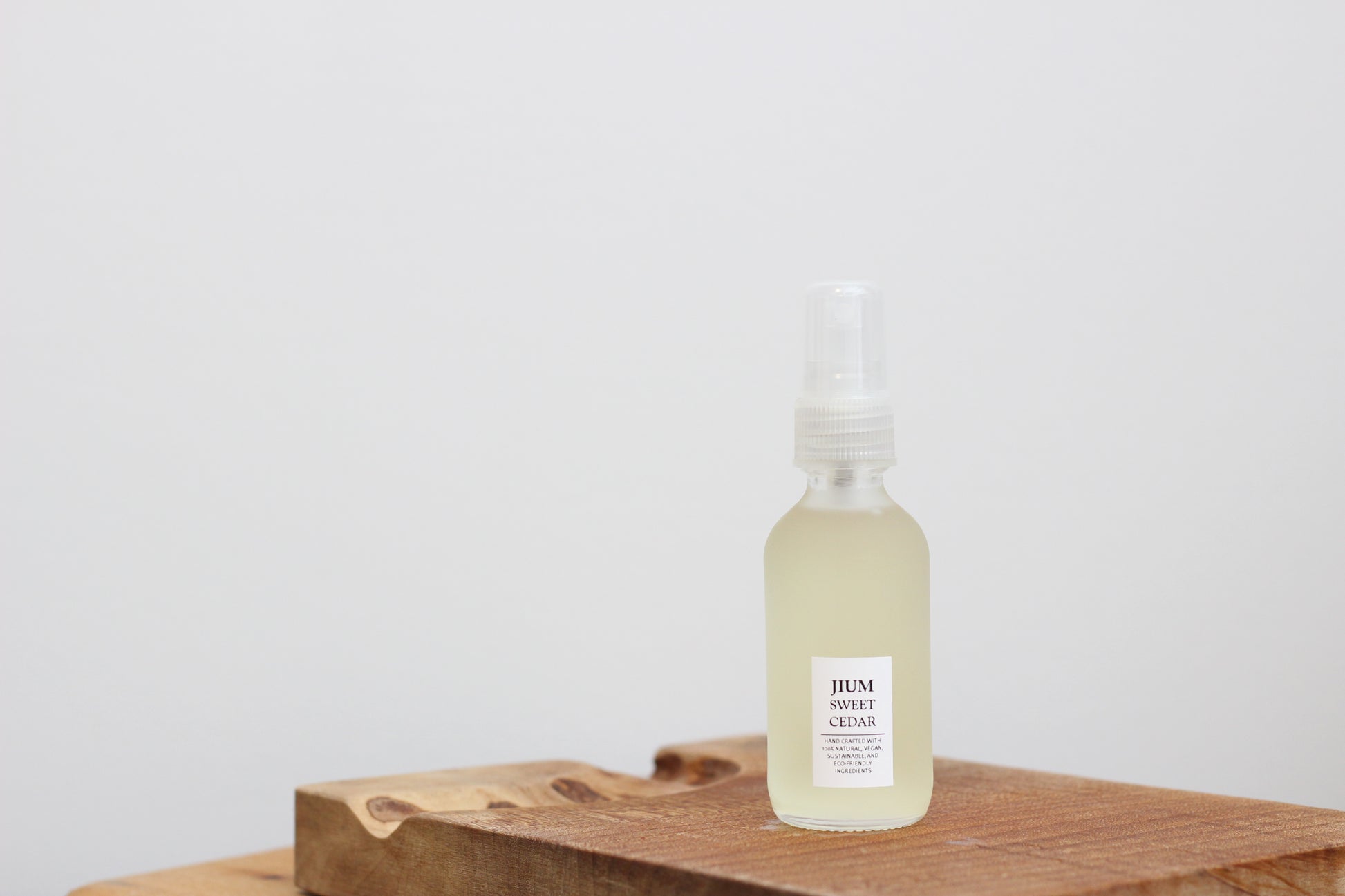 ROOM SPRAY - SWEET CEDAR